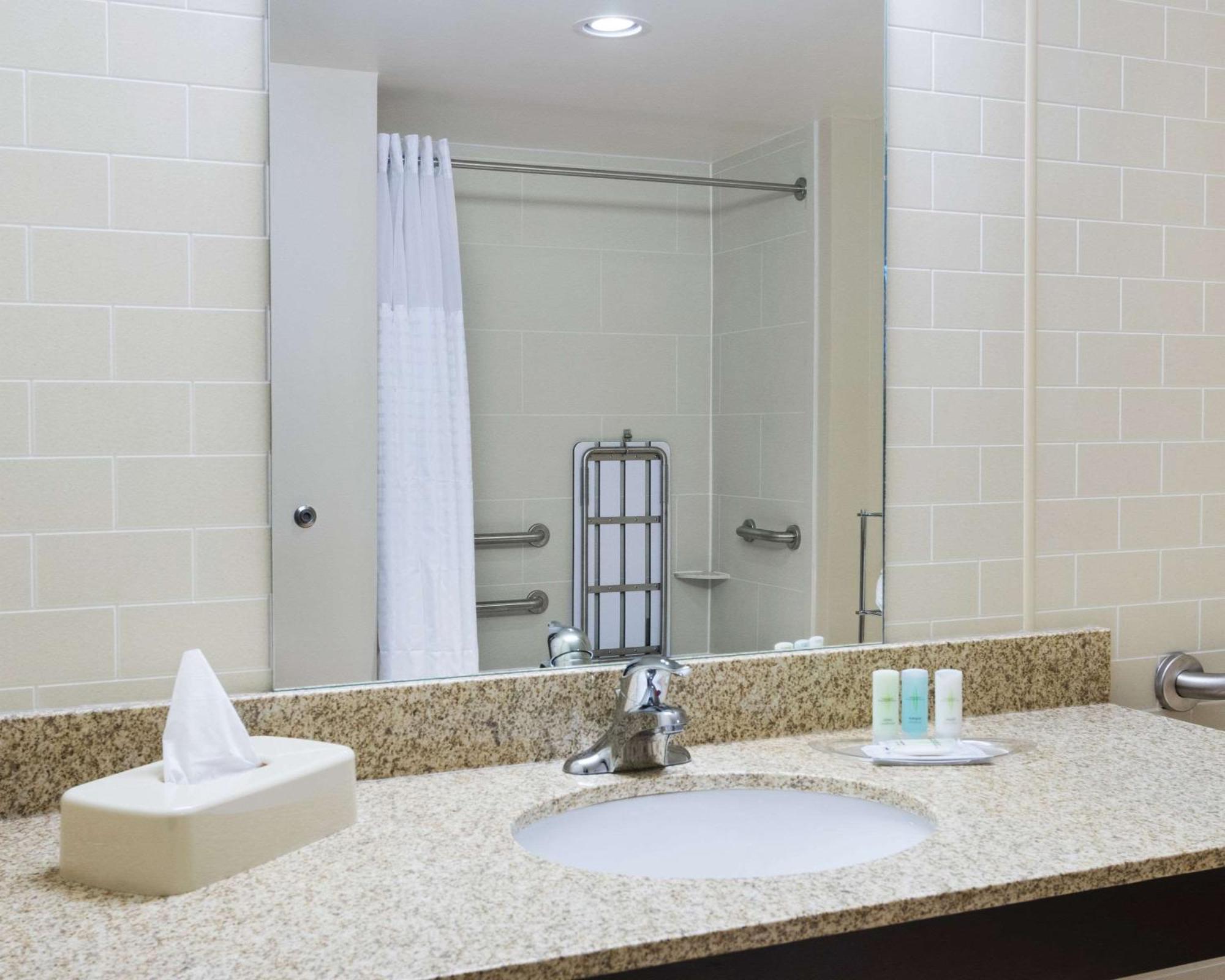 Comfort Hotel 3*